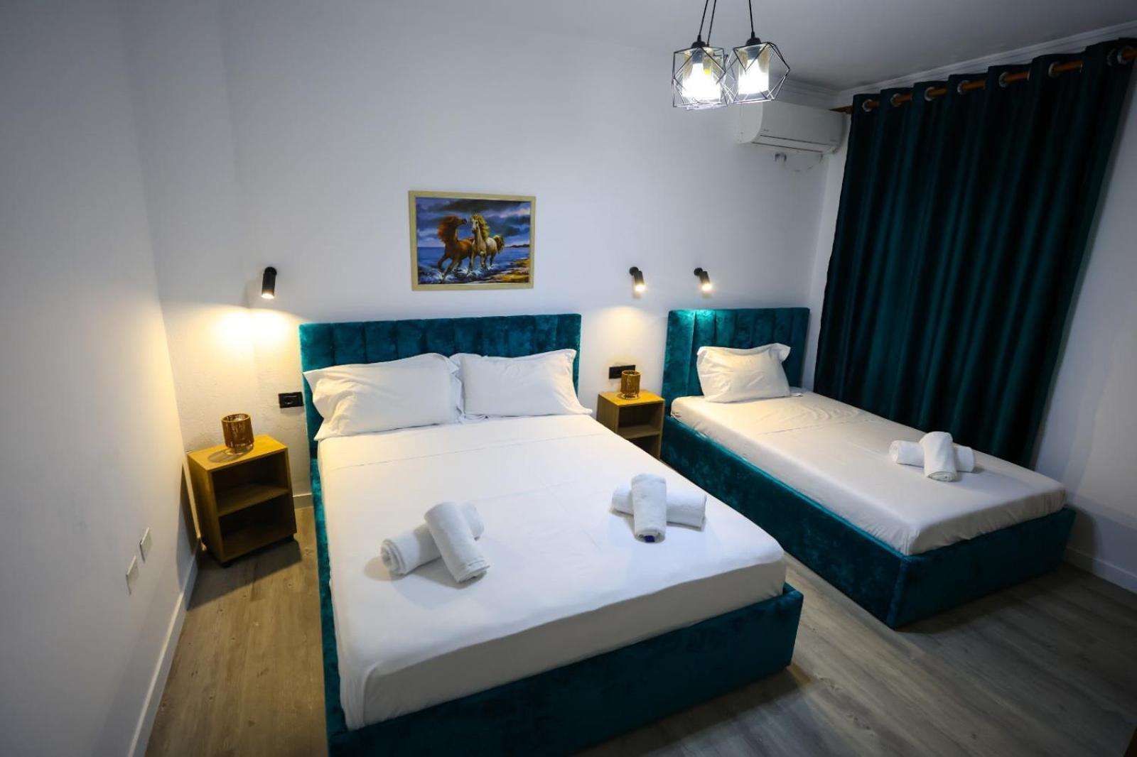 Vila Alizee Hotel Тирана Экстерьер фото